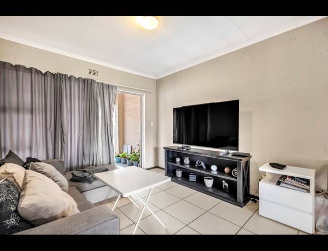 1 BEDROOM APARTMENT FOR SALE IN FERNDALE